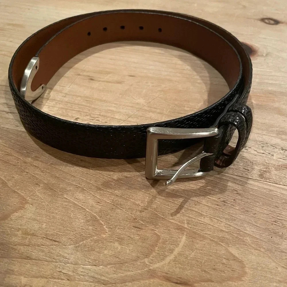 NWOT Trafalgar Unisex leather/black/silver belt Made in USA Men’s 32
